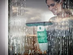 Leifheit Pulizia - Lavavetri Elettrico Window Cleaner Con Mocio, Asta Da 43 Cm E Bocchetta Di Aspirazione 17 Cm 51016 -Filtraggio negozio 33898b1c527447b1bec2121a