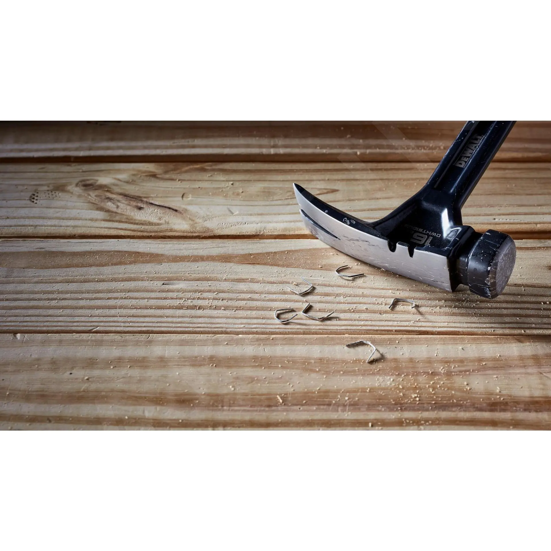 DeWALT Utensili - Martello In Acciaio 454 G, Penna Dritta, Testa Liscia DWHT51003-0 8 DeWALT Utensili - Martello In Acciaio 454 G, Penna Dritta, Testa Liscia DWHT51003-0 - immagine 6