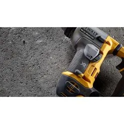 DeWALT Utensili - Tassellatore AKU 18V DCH172NT -Filtraggio negozio b706a7683d8ac67931e01d40