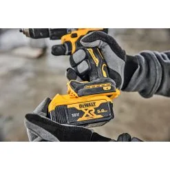 DeWALT Utensili - Avvitatore A Percussione AKU 18V, 2x Batterie 5,0 Ah XR DCD805P2T -Filtraggio negozio c0138e17cebe91af0870b16e