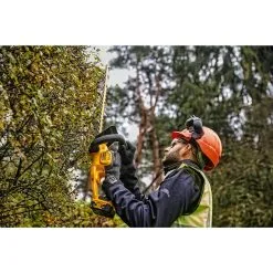 DeWALT Utensili - Tagliasiepi AKU 18V, 1x Batteria 5,0 Ah XR DCMHT563P1 9 DeWALT Utensili - Tagliasiepi AKU 18V, 1x Batteria 5,0 Ah XR DCMHT563P1 -Filtraggio negozio c0327fa162b73b96115dfdbb