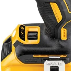 DeWALT Utensili - Avvitatore A Percussione AKU 18V, 2x Batterie 2,0 Ah XR DCD796D2 -Filtraggio negozio e67feff27695026d6fc21f91